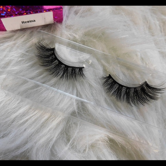 Lashes - Picture 3 of 5